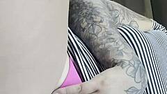 watch me finger my juicy pussy for the taxi driver?