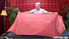 Curvy Chloe Klein's special massage toy creampie