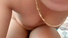 Việt Nam Teen Livestreams Sexy Asian Body Tease Show