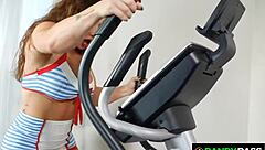 Muscle babe Brandi Mae gives hot JOI instructions