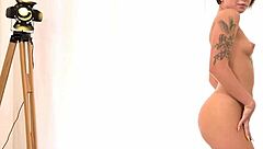 Jennifer flexes as agent bangs her tight shaved holes