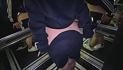 Mi vecina putita chupa mi verga en ascensor y le rompo el culo
