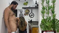 agatha mama levou surra de piroca preta na cozinha gemendo alto