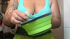 wearing super tight shorts splitting my pussy 😈🔥👙