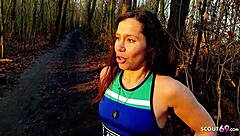 Reife Deutsche Joggerin Im Park Überredet Zu Schnellem Hardcore Fick Und Cumshot