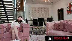 Jane Wilde's Cute Ass Pounded In Steamy Threesome