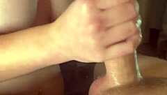 hey skater chick grabs handful of hot cum dripping everywhere 🛼💦😈