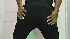 stretch wide ass during workout jerk session