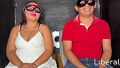 Esposa humilla a cornudo sumiso en entrevista swinger