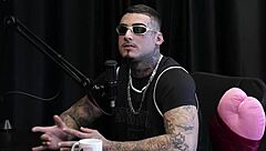 Duas morenas stripping him after he shares pussy pleasing tips and perfect oral sex secrets kylian!