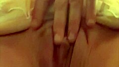 watch this italian milf's horny pussy up close!