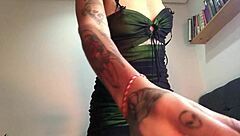 wanna see hairy armpits alt girl nipple play deepthroat?