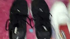 corrrida en tenis con pies calientes y semen everywhere