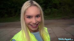 jogger trades tight pussy fuck for quick cash outdoors