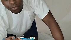 this toothbrush vibrator hits so deep on sheer