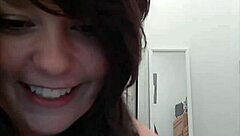 18-Year-Old Sexy Camgirl Orgasms on Webcam