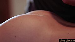 i'm classy teen masseuse deepthroatin dick mmm