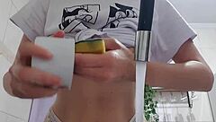 faxineira's huge tits out while washing dishes 😍🔥