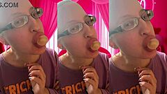 asmr bursting bubblegum bubbles listen in headphones