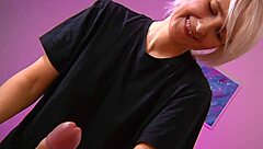 Roomate girl gives nice handjob