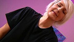 Roomate girl gives nice handjob