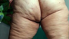 latina bbw squirts hard with big toys