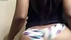 Thick ass shaking