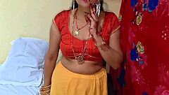 sauteli bahan ko tohfe mein ghadi di aur bistar par uski chut chodi