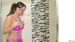 Pussy shaving performance of gorgeous teal conrad in the bathroom