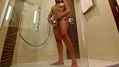 Leaking an erotic video from my stepsister to her boyfriend on the internet