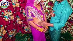 Hindi woman gets fucked while lifting saree
