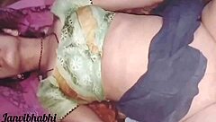 Indian Girl Gives Blowjob Service Before Hard Fucking