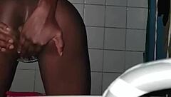 Ma voisine mexcite sous la douche