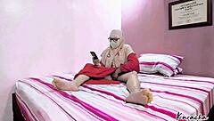 hijab muslim doctor got caught by patient while lady doctor solo masturbating