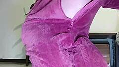 Video call with pregnant model