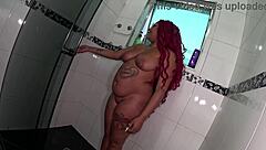 Gordinha muito sexy se preparando para sua primeira vez