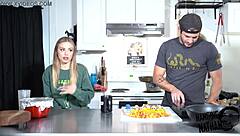 Anna Claire Clouds' kitchen antics in casting video