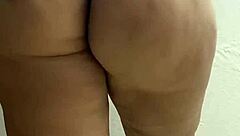 I-I can't believe Soraya's showing her fantastic round ass, it's so sexy and curvy!