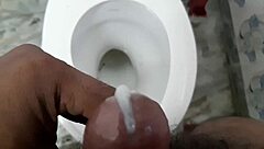 Relaxing Bath Time With Intimate Touches