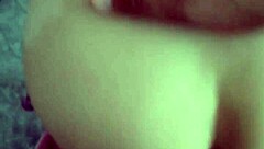 Skini le sacan los pantalones en una fiesta latina