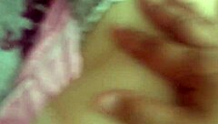 Skini le sacan los pantalones en una fiesta latina