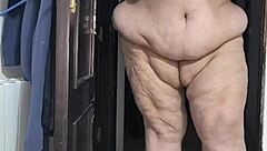 i play with my hairy pussy using weird dildos