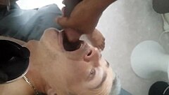 Deepthroat session leads to cum lunch