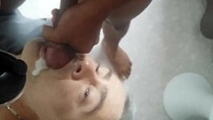 Deepthroat session leads to cum lunch
