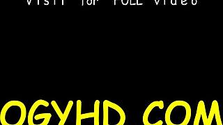 Jolie russe 18+ baisée fort par un vieux mature dans une vidéo amateur