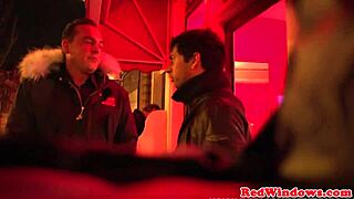 Pekerja Seks Belanda Dapat Cumshot di Muka di Jalan Holland