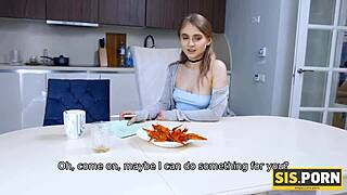 饥渴少女弯腰粗暴后入和口交