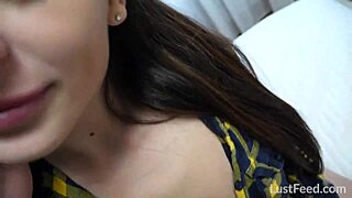 Виж това домашно видео с сладката 18-годишна Kate Rich