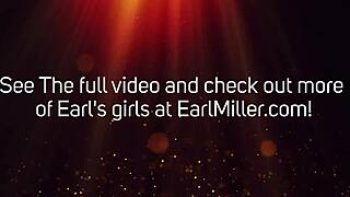 큰 가슴 미녀 Bridgette Amore가 유리 딜도로 개 스타일 섹스.