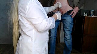 Krankenschwester sammelt Sperma-Proben in perverser Patienten-Handjob-Kompilation